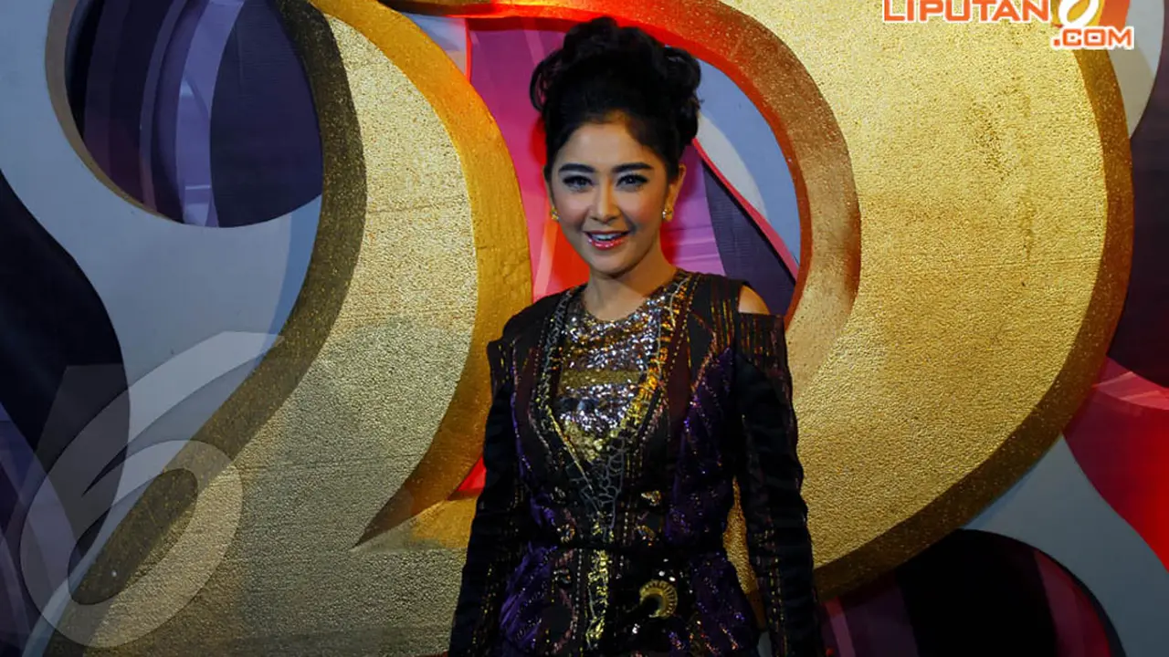 [FOTO] Uut Permatasari Segera Menikah!