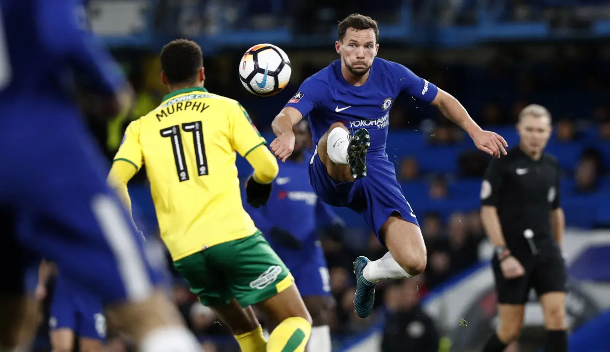 Danny Drinkwater bergabung bersama Chelsea sejak 2017 lalu setelah direkrut dari Leicester City dengan harga 42 juta euro. Sayang, penampilannya tak begitu konsisten dan membuatnya sering dipinjamkan ke klub lain. Pemain asal Inggris tersebut tercatat hanya mampu menorehkan 23 penampilan dengan mencetak 1 gol. Pada musim panas ini, Drinkwater resmi dilepas Chelsea dengan status bebas transfer. (AFP/Adrian Dennis)