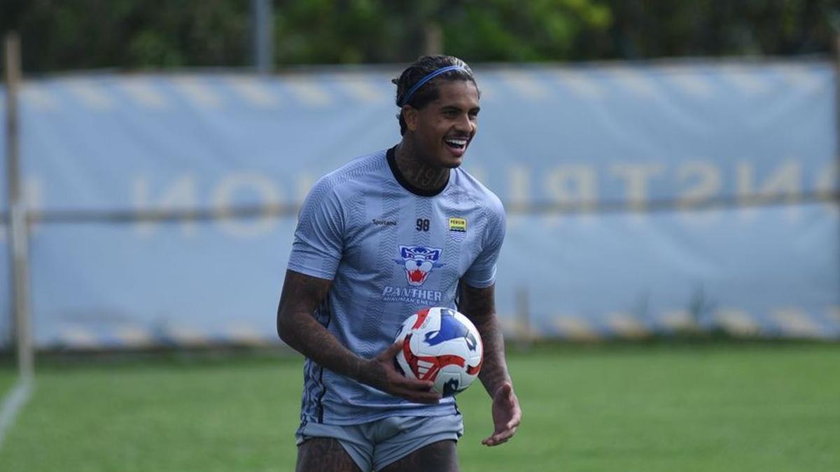 Mantan Striker Persib Lega Ramon Tanque Pecah Telur, Yakin Kepercayaan Diri Bisa Terus Mengular
