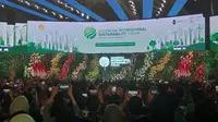 Menteri Koordinator Bidang Kemaritiman dan Investasi Luhut Binsar Pandjaitan dalam Indonesia International Sustainability Forum 2024, di JCC Senayan, Jakarta, Kamis (5/9/2024).