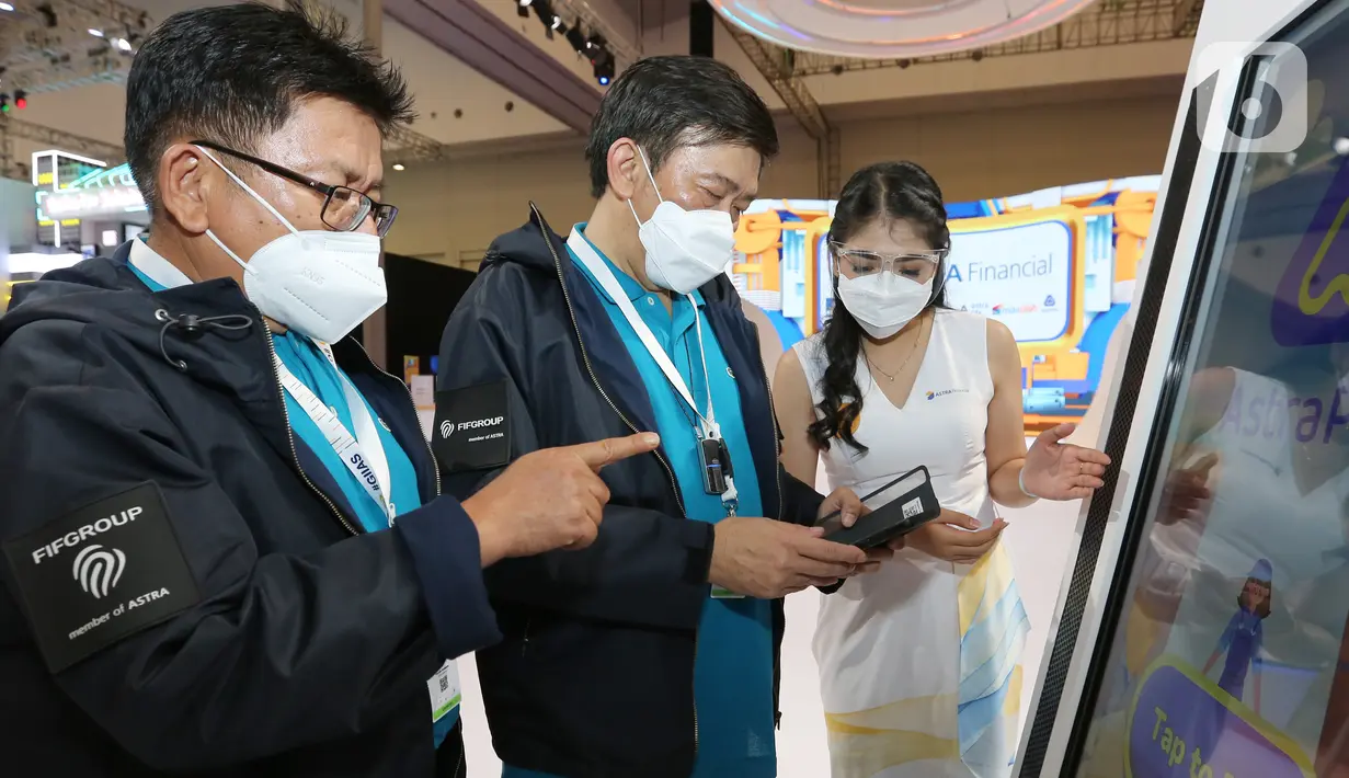 Untuk mengatasi hal tersebut, FIFGroup melakukan beberapa inisiatif, seperti memperkuat project kolaborasi, baik di internal perusahaan maupun dengan ekosistem Astra dan strategic partner melalui integrasi online and offline, virtual exihibition yang melibatkan dealer motor rekanan, join program.