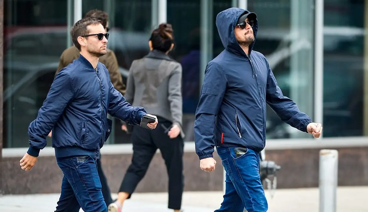 Sementara itu, Leo dan Camila pun sempat liburan dengan Leonardo DiCaprio dan sahabatnya, Tobey Maguire, di Aspen, Colorado. (GQ)