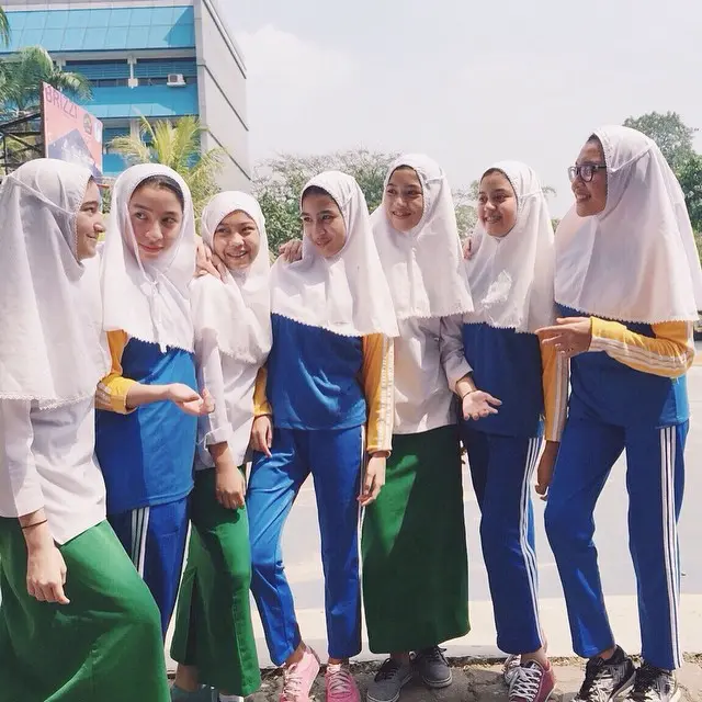 6 Potret Dannia Salsabilla saat Pakai Hijab, Curi Perhatian