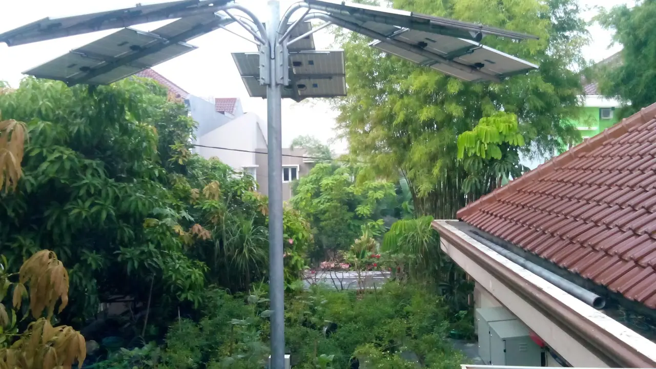 Panel surya di rumah Dahlan Iskan