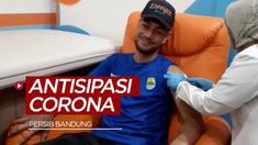 Berita video skuat Persib Bandung mendapatkan vaksi influenza. Pemberian vaksi juga sebagai penunjang daya tahan tubuh agar terhindar dari virus seperti Corona.