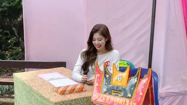 6 Editan Foto Jika Jennie Blackpink Tinggal di Bukittinggi Ini Kocak