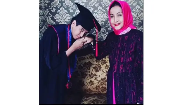 6 Potret Iqbal Ramadhan Anak Machica Mochtar, Sempat Ditangkap Usai Demo di DPR