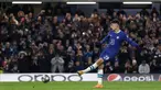 Pemain Chelsea, Kai Havertz mencetak gol melalui tendangan penalti ke gawang Borussia Dortmund pada laga leg kedua 16 Besar Liga Champions 2022/2023 yang berlangsung di Stamford Bridge, London, Rabu (08/03/2023) WIB. The Blues berhasil melaju ke babak perempat final setelah menang dengan agregat 2-1. (AFP/Adrian Dennis)