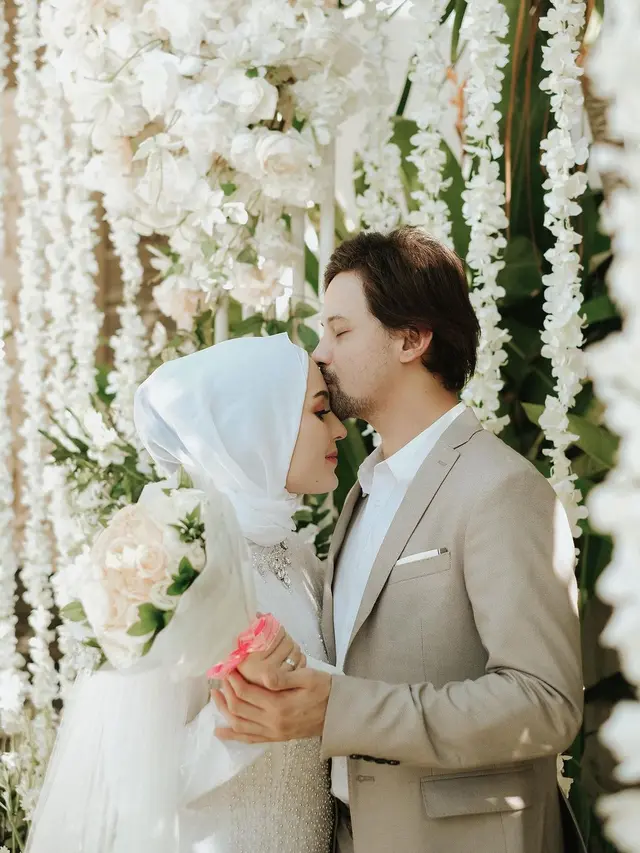 7 Potret Pernikahan Lidi Brugman dan Lucky Perdana hingga Persalinan, Curi Perhatian