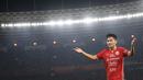 Pemain Persija Jakarta, Witan Sulaeman meminta dukungan kepada para suporter saat laga terakhir BRI Liga 1 2022/2023 antara Persija Jakarta melawan PSS Sleman di Stadion Utama Gelora Bung Karno (SUGBK), Senayan, Jakarta, Sabtu (15/04/2023). (Bola.com/Bagaskara Lazuardi)