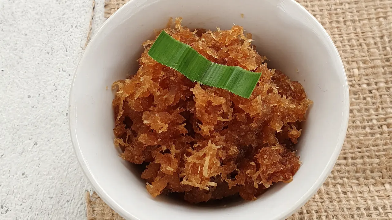 isian kelapa parut gula merah