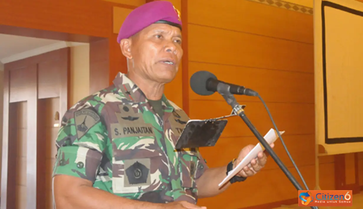 Citizen6, Surabaya: Wadan Kobangdikal Brigjen TNI marinir S Panjaitan memimpin langsung Upacara Prosesi Kenkat di i gedung Moeljadi Kesatrian Bumimoro Kobangdikal, Surabaya, Senin, (1/10). (Pengirim: Penkobangdikal). 