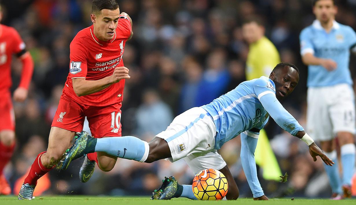 Bacary Sagna akan berakhir masa kontraknya pada 30 Juni 2017 dan sama dengan rekannya Yaya Toure, Sagna kemungkinan akan dilepas Manchester City. Selama bergabung bersama City 1 Juli 2014, Ia telah memberikan tiga gelar bagi timnya.   (EPA/Peter Powell)