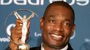 Dikembe Mutombo delapan kali masuk NBA All-Star dan memenangkan penghargaan Defensive Player of the Year sebanyak empat kali. Pemain kelahiran Republik Demokratik Kongo itu pensiun dengan jumlah blok tembakan terbanyak kedua dalam sejarah liga setelah Hakeem Olajuwon. (AFP/Aaron Harris)