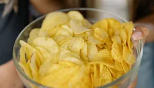 Resep Keripik Kentang Renyah Tahan Lama ala Jajanan Kemasan, Gurih dan Tidak Mudah Melempem