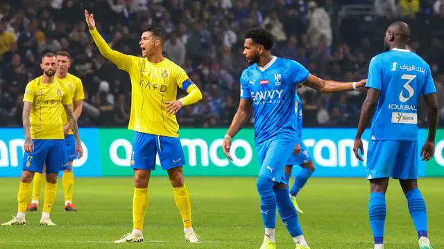 Foto: Cristiano Ronaldo Dijaga Ketat, Al-Nassr Tumbang dari Al-Hilal di Riyadh Season Cup 2024