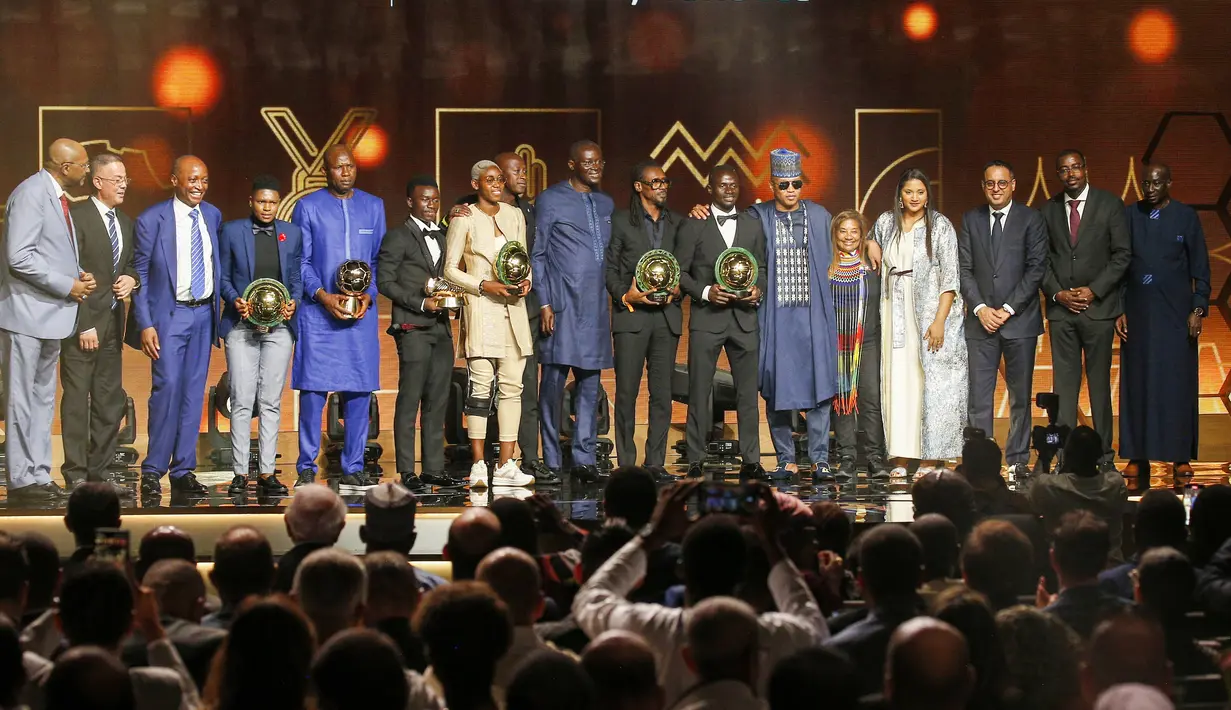Bagi Sadio Mane, ini adalah untuk kali kedua secara beruntun meraih trofi Pemain Terbaik Afrika 2022. Sebelumnya, dia meraih penghargaan serupa pada 2019, setelah edisi 2020 dan 2021 ditiadakan akibat pandemi COVID-19. (Photo by AFP)
