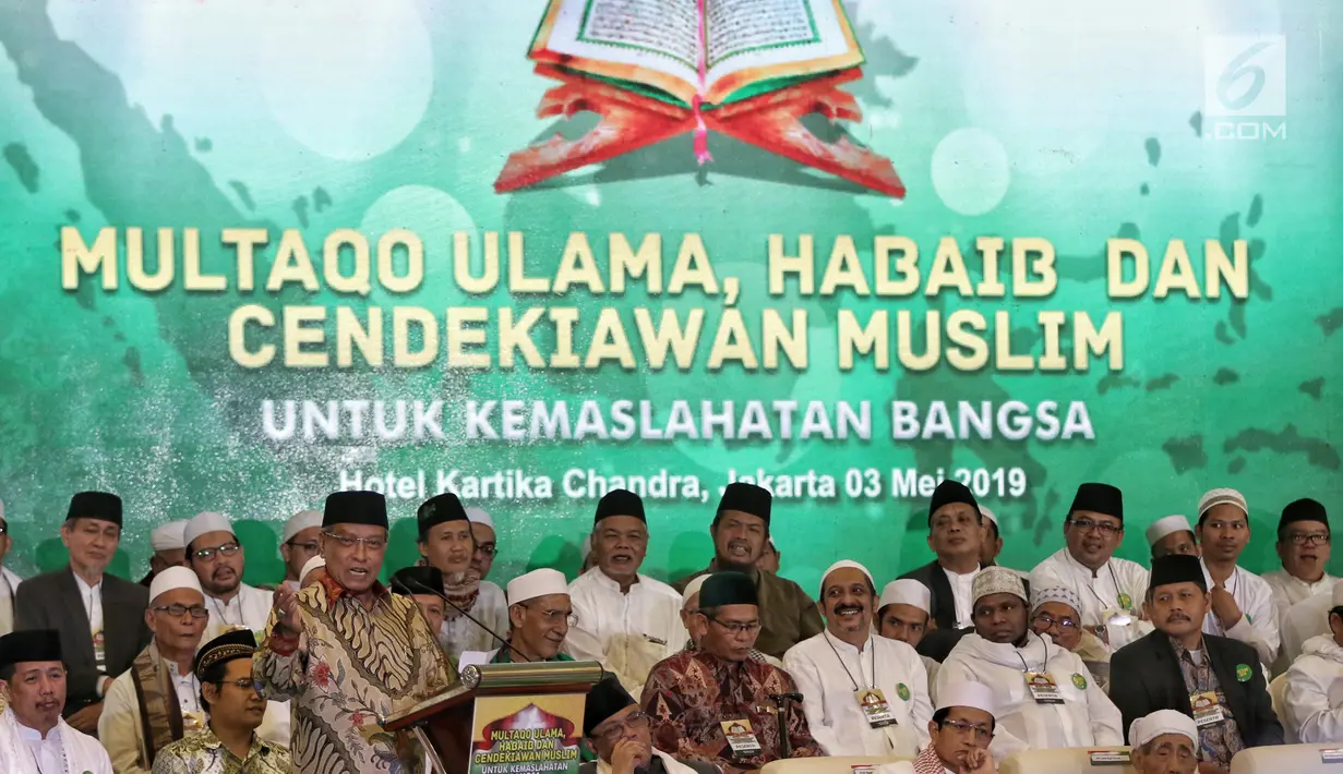 Ketua Umum PBNU Said Aqil Siradj, memberikan sambutan pada acara Multaqo Ulama, Habib dan Cendekiawan Muslim di Hotel Kartika Chandra, Jakarta, Jumat (3/5/2019). Said Aqil menegaskan, bahwa agama Islam mengajarkan untuk membangun persaudaraan dan melarang permusuhan. (Liputan6.com/Johan Tallo)