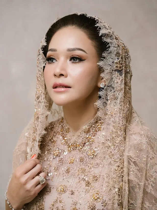 9 Gaya Maia Estianty dan Mulan Jameela di Pengajian Pernikahan El Rumi, Memukau