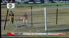 Highlights Piala Presiden 2015 di grup D antara Gresik Utd vs Pusamania Borneo FC 1-3 di Stadion Andi Matalatta Mattoanging, Jumat (4/9/15).