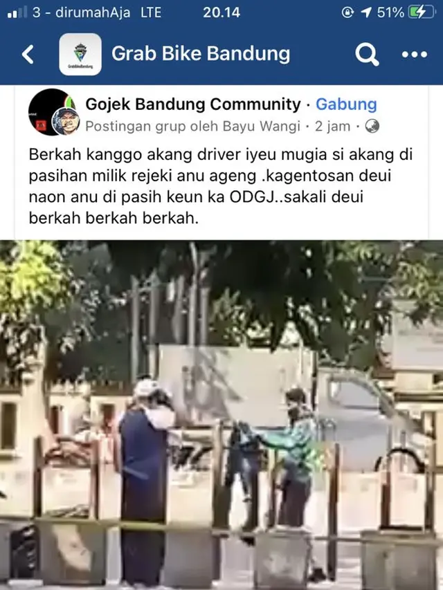 Viral Video Driver Ojol Beri Pakaian ke ODGJ Telanjang, Aksinya Banjir Pujian