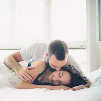 Inilah Segudang Manfaat Seks di Pagi Hari (Clownbusiness/Shutterstock)