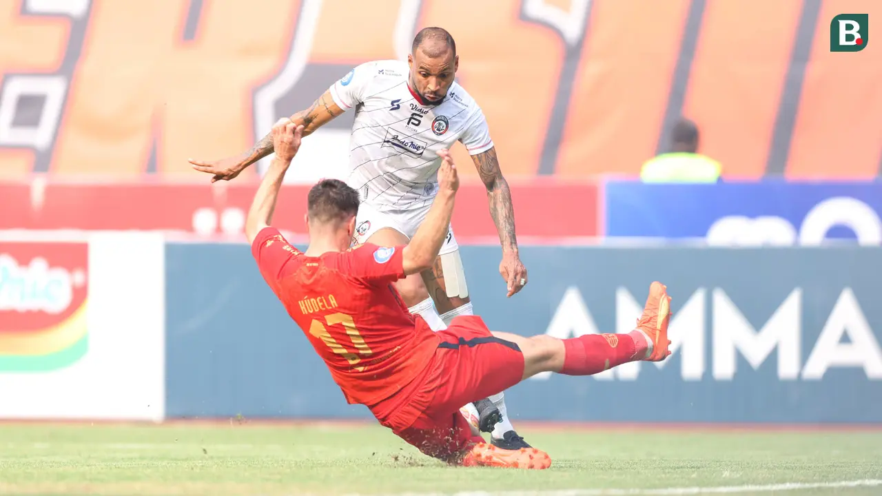 Foto: Gocekan Maut Gustavo Almeida yang Berujung Gol ke Gawang Persija, Plus Kasi Benjol di Kepala Kudela