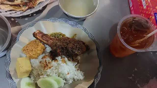 Google Maps Nasi Bebek Cak Malik Khas Madura/Nurman Riyadi Rahman