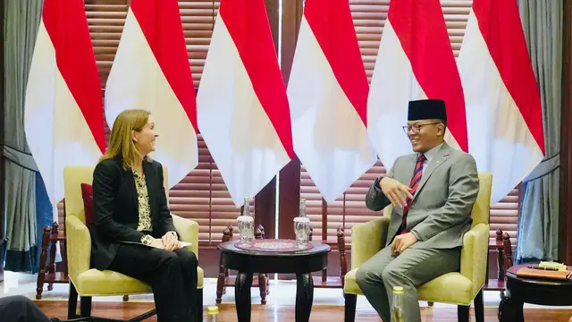 Duta Besar Norwegia untuk Indonesia Rut Kruger Giverin (kiri) dan Menteri Luar Negeri RI Sugiono (kanan) dalam pertemuan bilateral di Kemlu RI, Rabu (4/6/2025). (Dok. Kemlu RI)