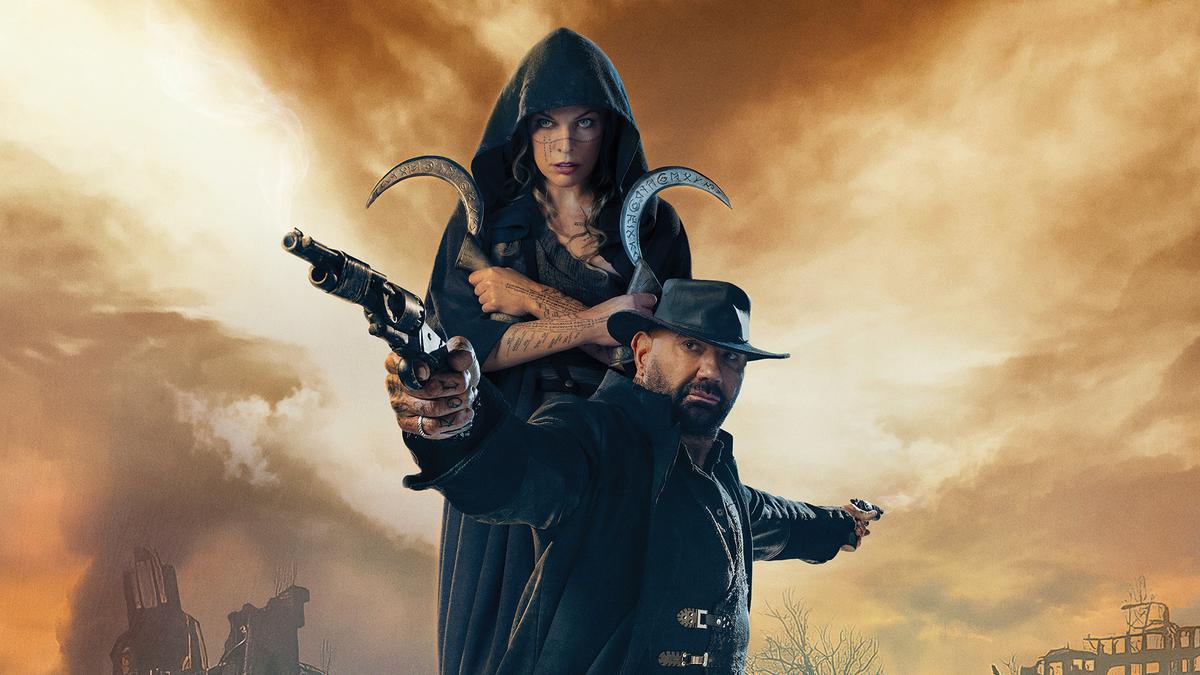 Review Film In the Lost Lands Dibintangi Milla Jovovich: Pertempuran Penyihir di Sungai Tengkorak
