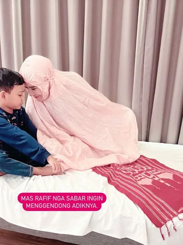 7 Potret Persiapan Uut Permatasari Jelang Persalinan, Ditemani Suami dan Anak