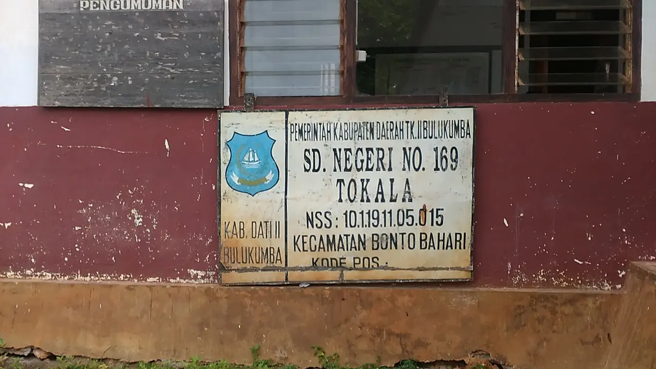 Jalan kaki 5 km ke sekolah