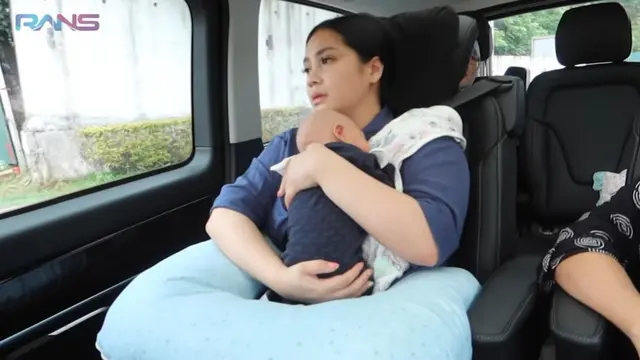 Baru Berusia Satu Bulan, Ini 6 Momen Rayyanza Anak Kedua Raffi Ahmad Disunat