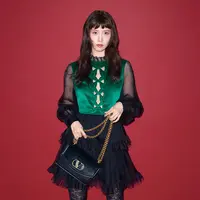 Melihat gaya Yoona SNSD yang jadi brand ambassador Valentino terbaru (dok. Valentino)
