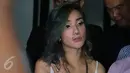 Artis cantik Sheila Marcia ketika ditemui di kawasan Mampang, Jakarta, Rabu (30/3). Ibu tiga anak ini enggan memberikan penjelasan soal masalah apa yang tengah dihadapi rumah tangganya, hingga memutuskan untuk lari ke Bali. (Liputan6.com/Herman Zakharia)