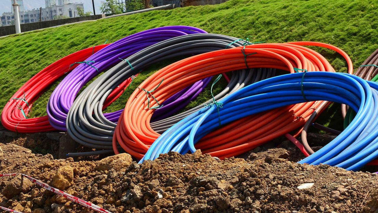 Ilustrasi Kabel Serat Optik, Fiber Optik