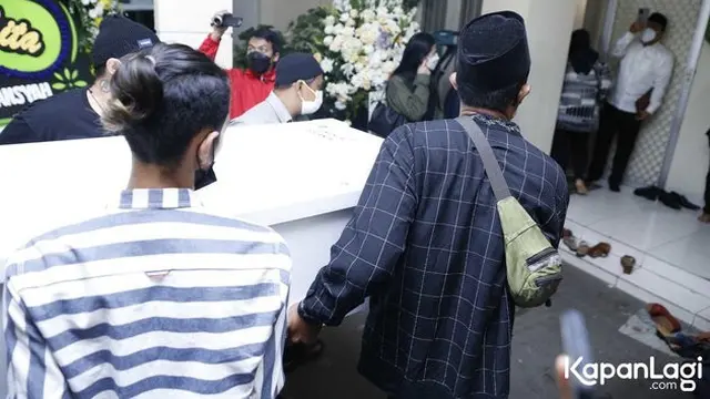 8 Potret Kedatangan Jenazah Vanessa Angel dan Bibi Ardiansyah di Rumah Duka