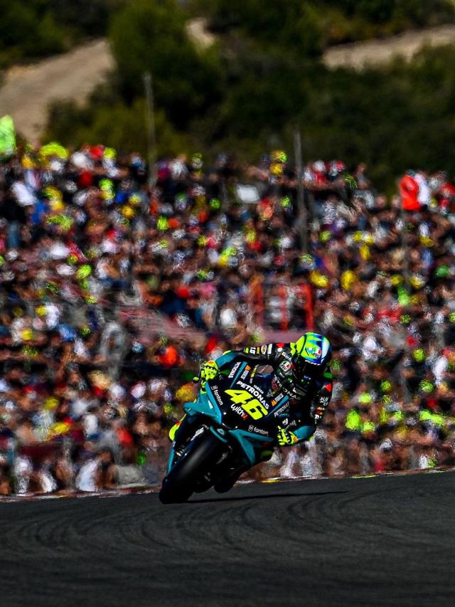 Valentino Rossi Resmi Pensiun, Ini 7 Momen Balapan Terakhir di MotoGP Valencia