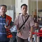 Bupati nonaktif Hulu Sungai Tengah Abdul Latif tiba di Gedung KPK, Jakarta, Selasa (3/4). Abdul Latif menjalani pemeriksaan lanjutan terkait kasus dugaan suap. (Liputan6.com/Herman Zakharia)