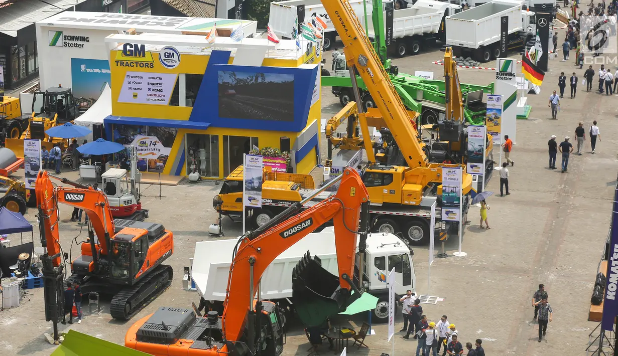 Sebuah stand GMTractors pada pameran industri Mining Indonesia di JIExpo Kemayoran, Jakarta, Rabu (18/9/2019). GMTractors merupakan distributor alat berat China untuk aplikasi sektor infrastruktur, perkebunan, kehutanan dan pertambangan yang telah berjalan 14 tahun. (Liputan6.com/Fery Pradolo)