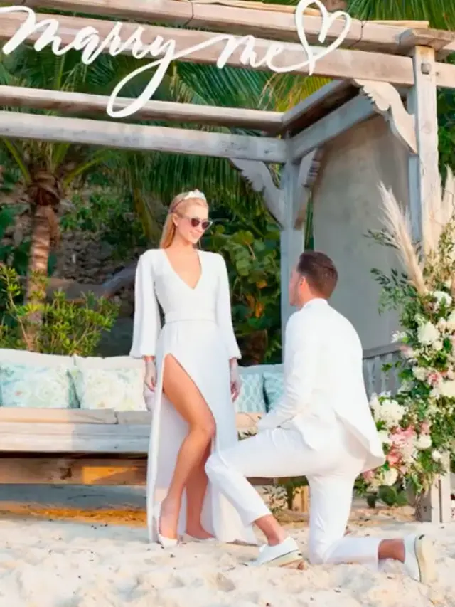 6 Momen Tunangan Paris Hilton dan Carter Reum, Dilamar Dengan Cincin Senilai Rp 28 M. (Sumber: Instagram/parishilton)