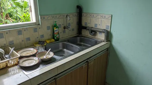 Penyebab Tempat Cuci Piring Sering Bau