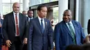 Jokowi tiba di Port Moresby sekitar pukul 11.00 waktu setempat dengan Pesawat Kepresidenan Indonesia-1. (ANDREW KUTAN/AFP)