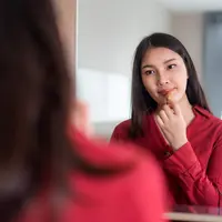 ilustrasi perempuan bekerja/copyright by Travelerpix (Shutterstock)