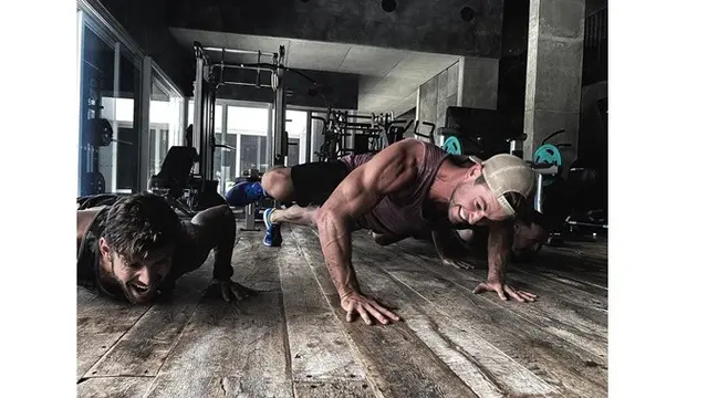 Chris Hemsworth Jadi Pria Tertampan Versi Top Beauty World, Ini 6 Potretnya saat Olahraga