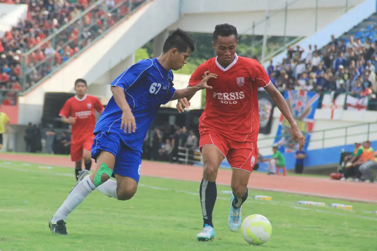 Persis Solo