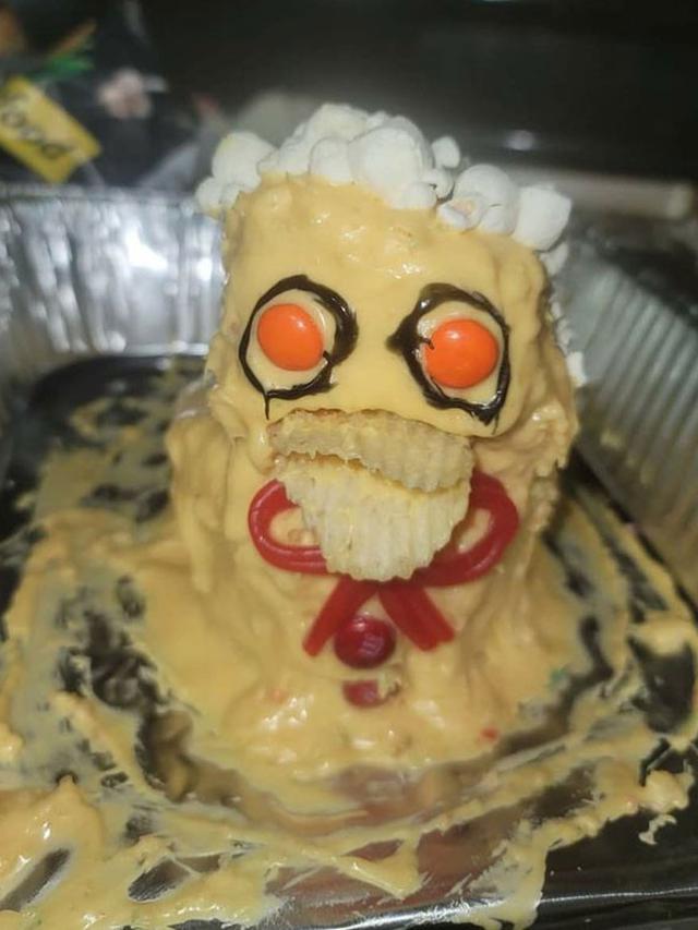 10 Potret Realita saat Pesan Kue Karakter Ini Bikin Gigit Jari