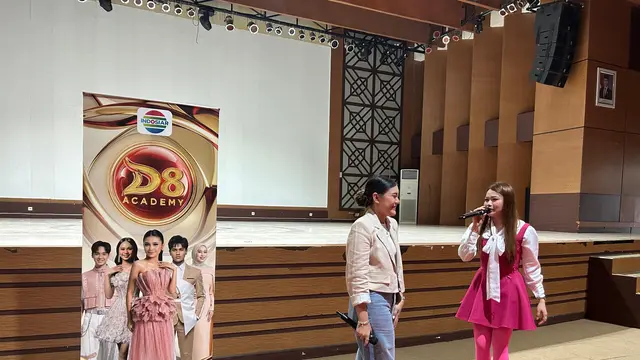 Sridevi DA & Lady Rara Memberikan Contoh Performance yang Apik Kepada Peserta Audisi D'Academy 8 Musi Banyuasin