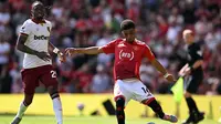 Hasil Pekan 36 Liga Inggris Malam Ini: MU dan Tottenham Sama-Sama Keok, Duo Finalis Liga Europa Kompak Jadi Ayam Sayur