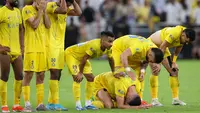 Cristiano Ronaldo tampak lesu ketika Al Nassr kalah pada adu penalti melawan Al Hilal di final Piala Raja Arab Saudi 2024 hari Sabtu (01/06/2024) dini hari WIB. (AFP)